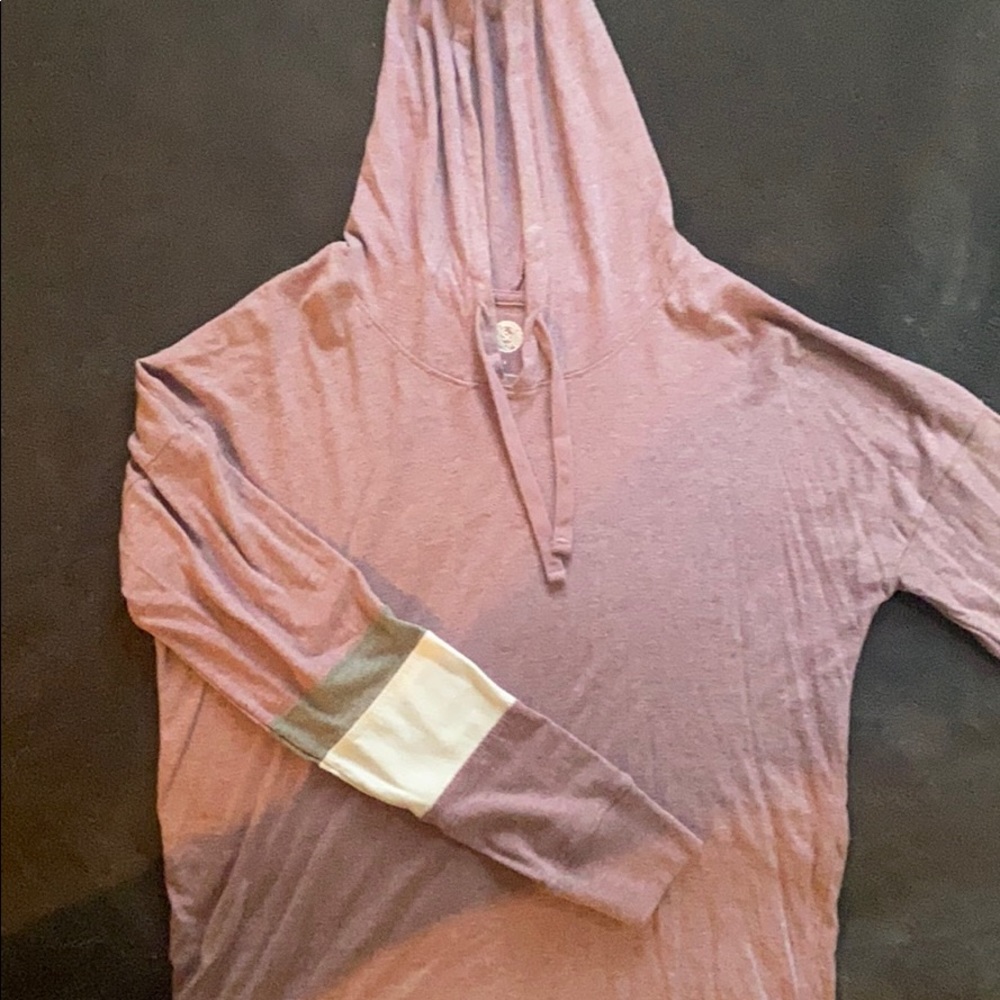 Lilac hooded So shirt M